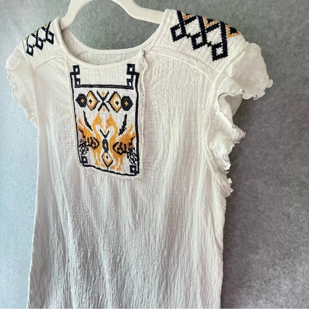 Max Studio London White Embroidered Cotton Swim Coverup Medium